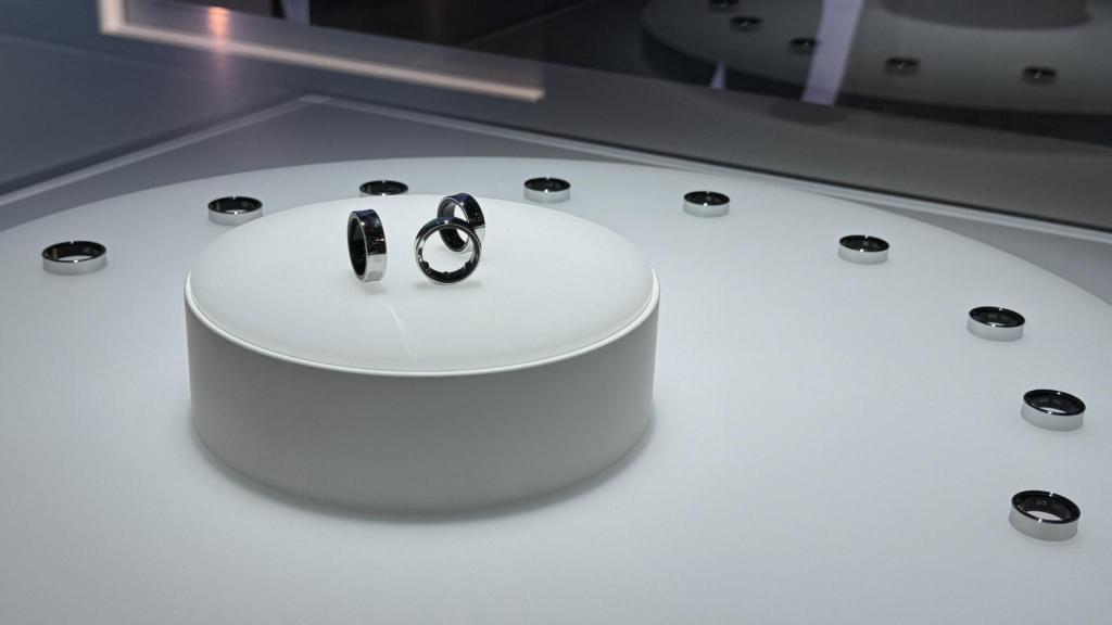 Galaxy Ring junto a todos los tamaños disponibles