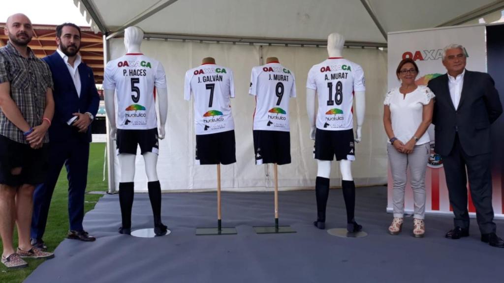 Víctor de Aldama y Alfredo Ruiz presentan a Oaxaca y Cavall 7 como patrocinadores del Zamora CF en 2018