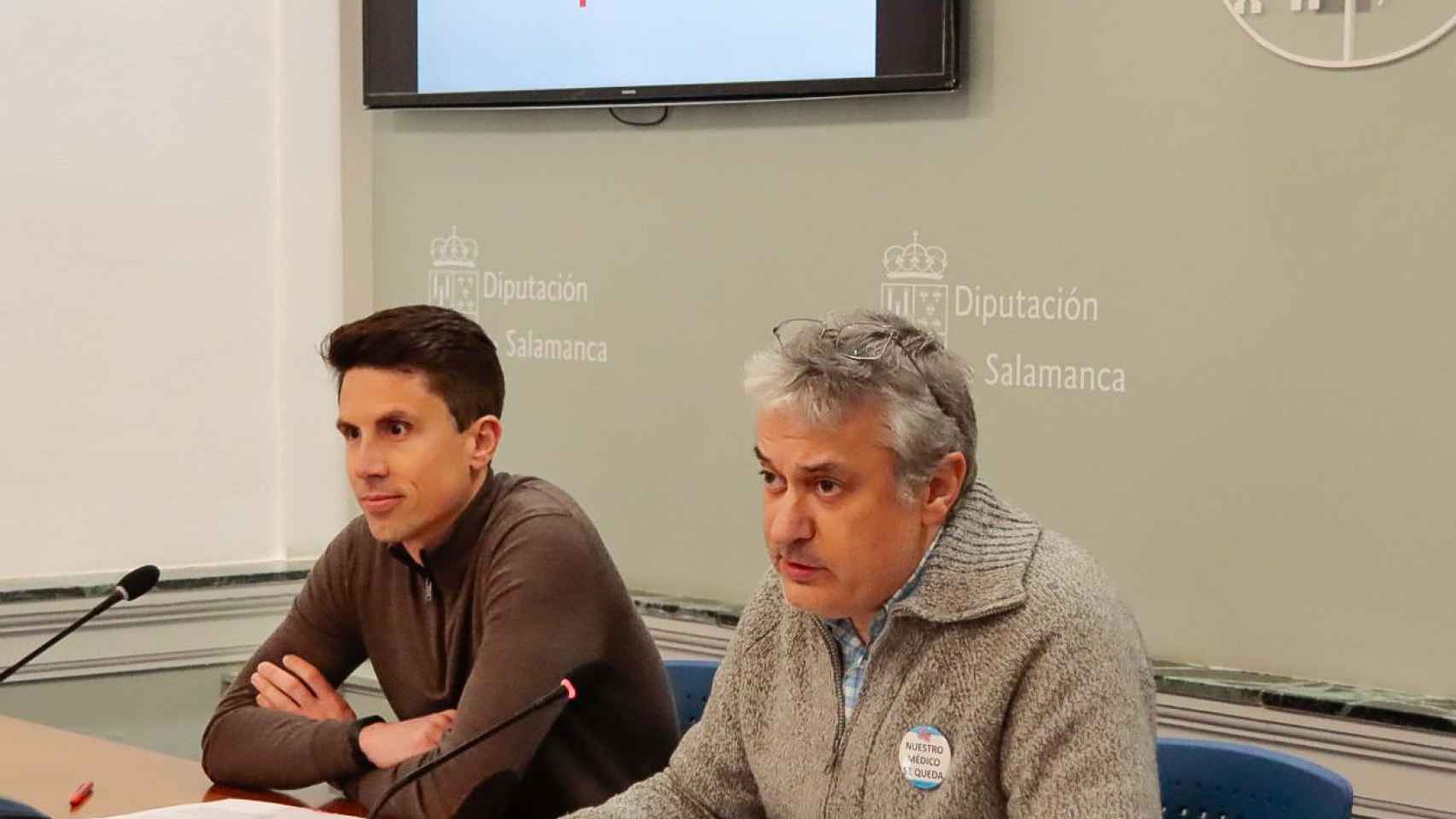 El diputado provincial socialista Mario Cavero, junto al portavoz del PSOE en la Diputación, Fernando Rubio