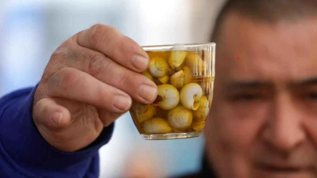 Puesto de caracoles de la Plaza de la Magdalena de Córdoba.