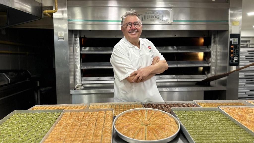 Nadir Gullu, la estrella (con permiso del baklava) de Karaköy Güllüoğlu.