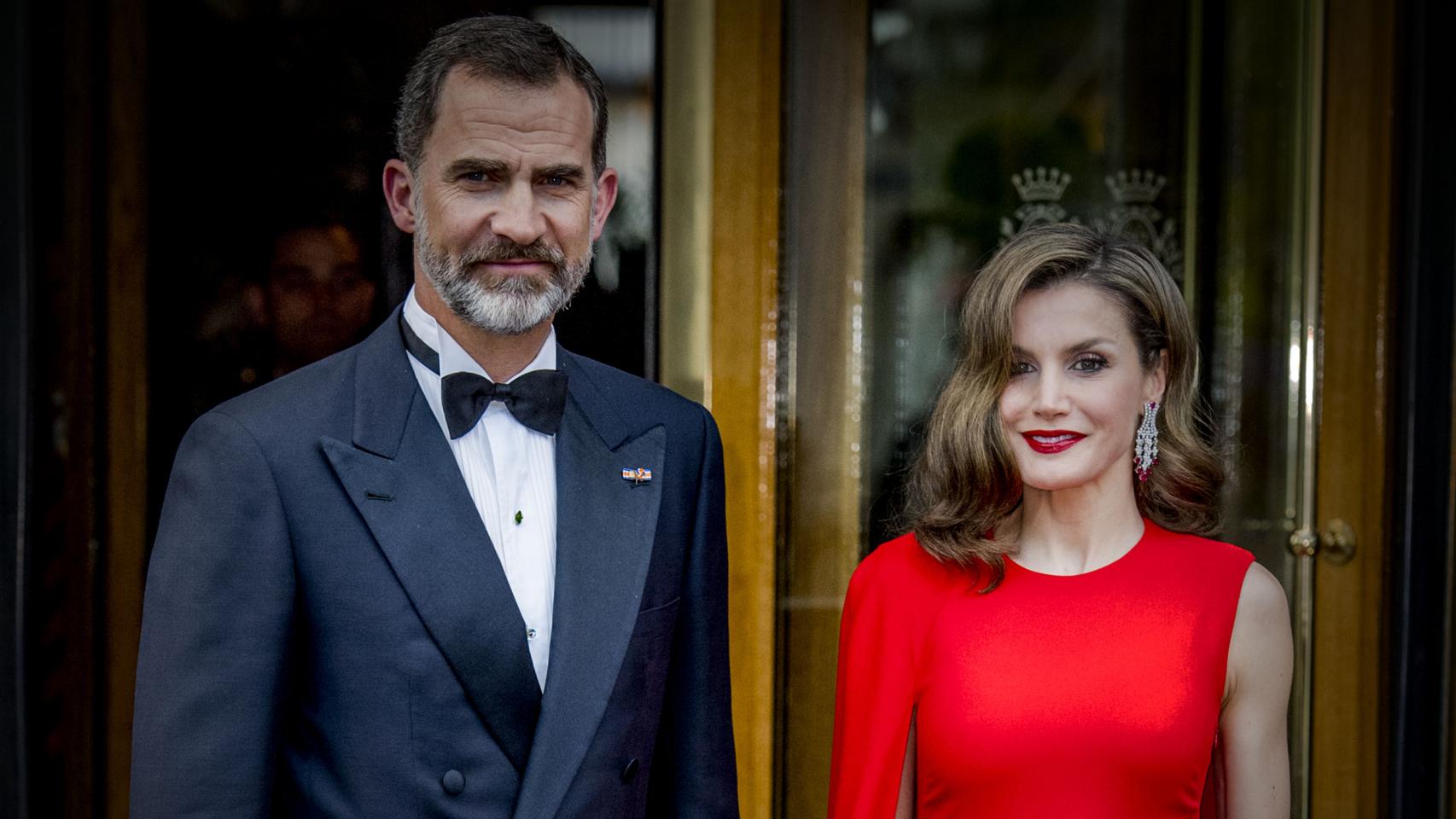 Felipe VI y Letizia, en el 50 cumpleaños del rey Guillermo.