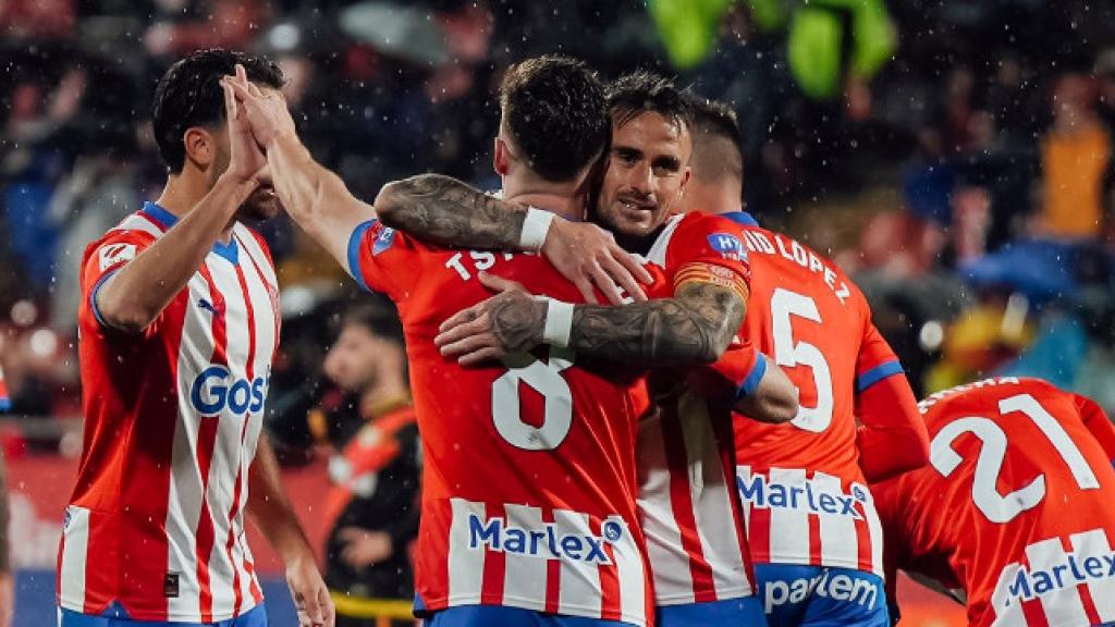 Los jugadores del Girona celebran un gol