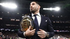 Ilia Topuria luce su cinturón de campeón de la UFC en el Santiago Bernabéu
