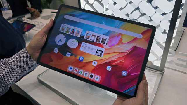 Tablet TCL con su tecnología propia de pantalla