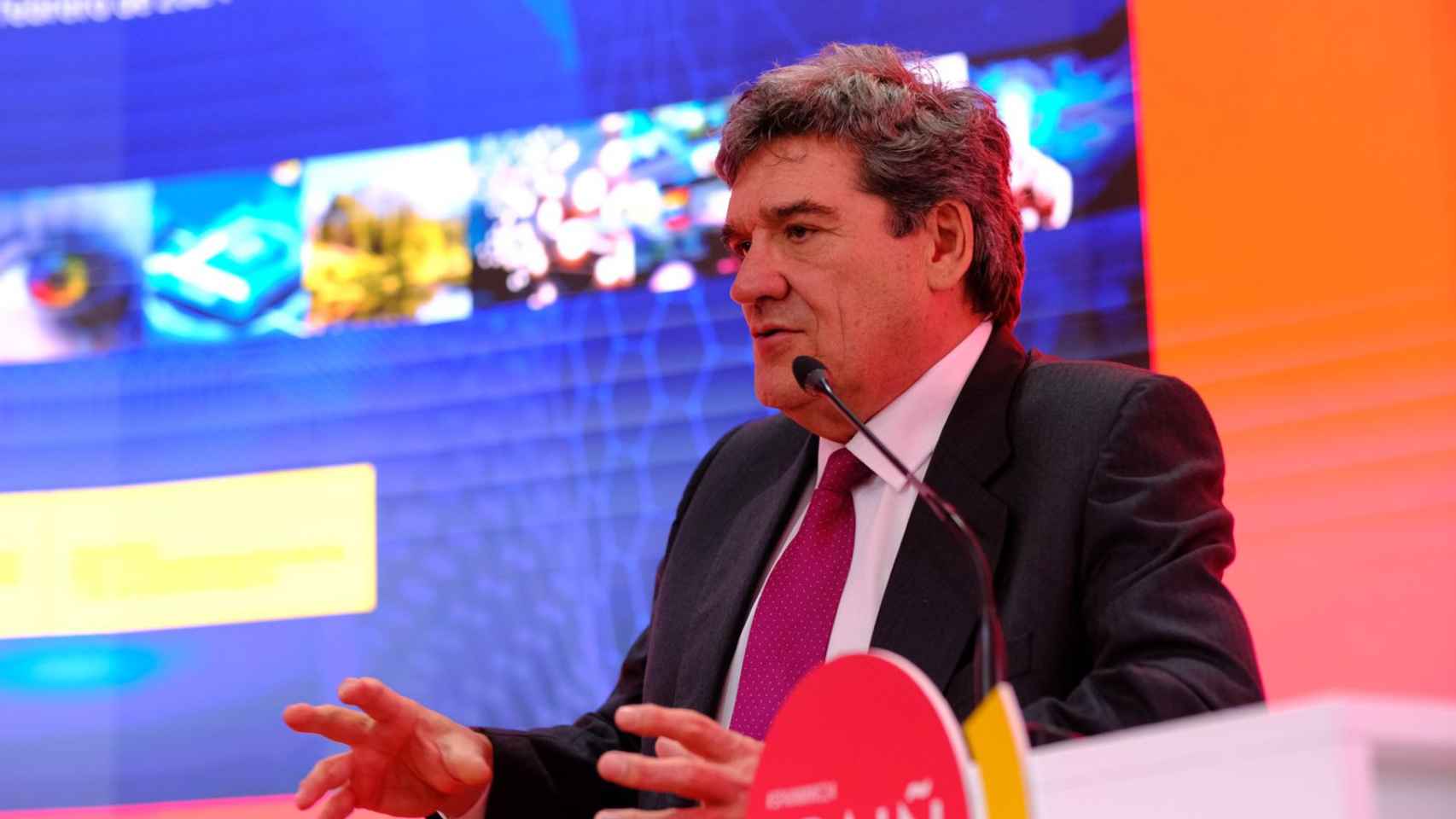 El ministro de Transformación Digital y Función Pública, José Luis Escrivá, en el MWC 2024.