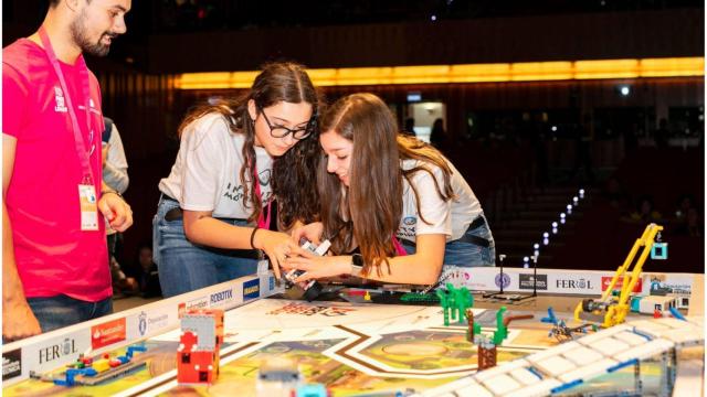 Una década de la First Lego League: el sábado reunirá a 300 jóvenes en el Campus de Ferrol