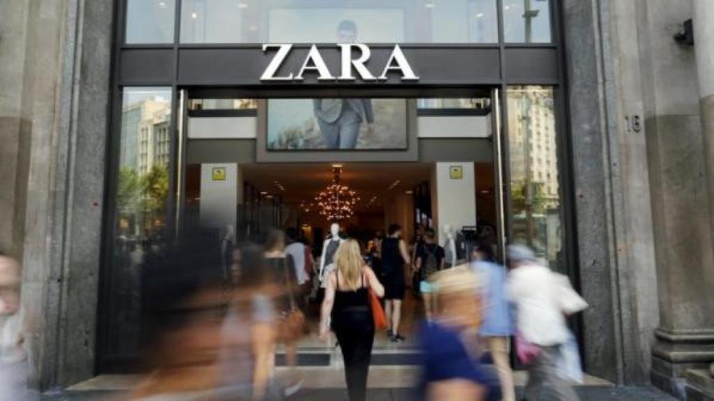 Puerta de entrada Zara.