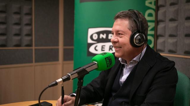 Emiliano García-Page, este martes durante su entrevista con Carlos Alsina en Onda Cero