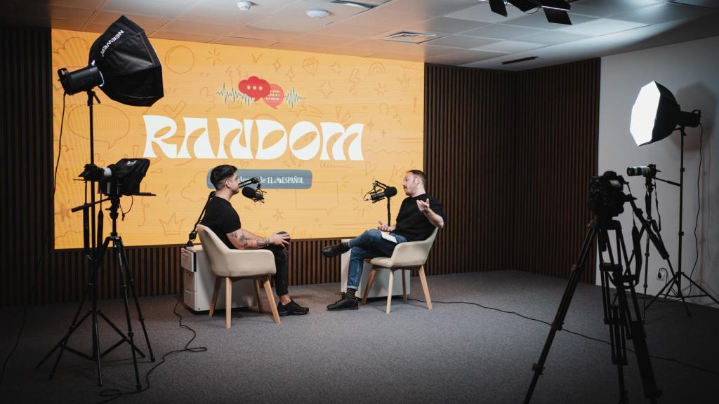 Dante Caro durante la entrevista realizada en el estudio de El Español