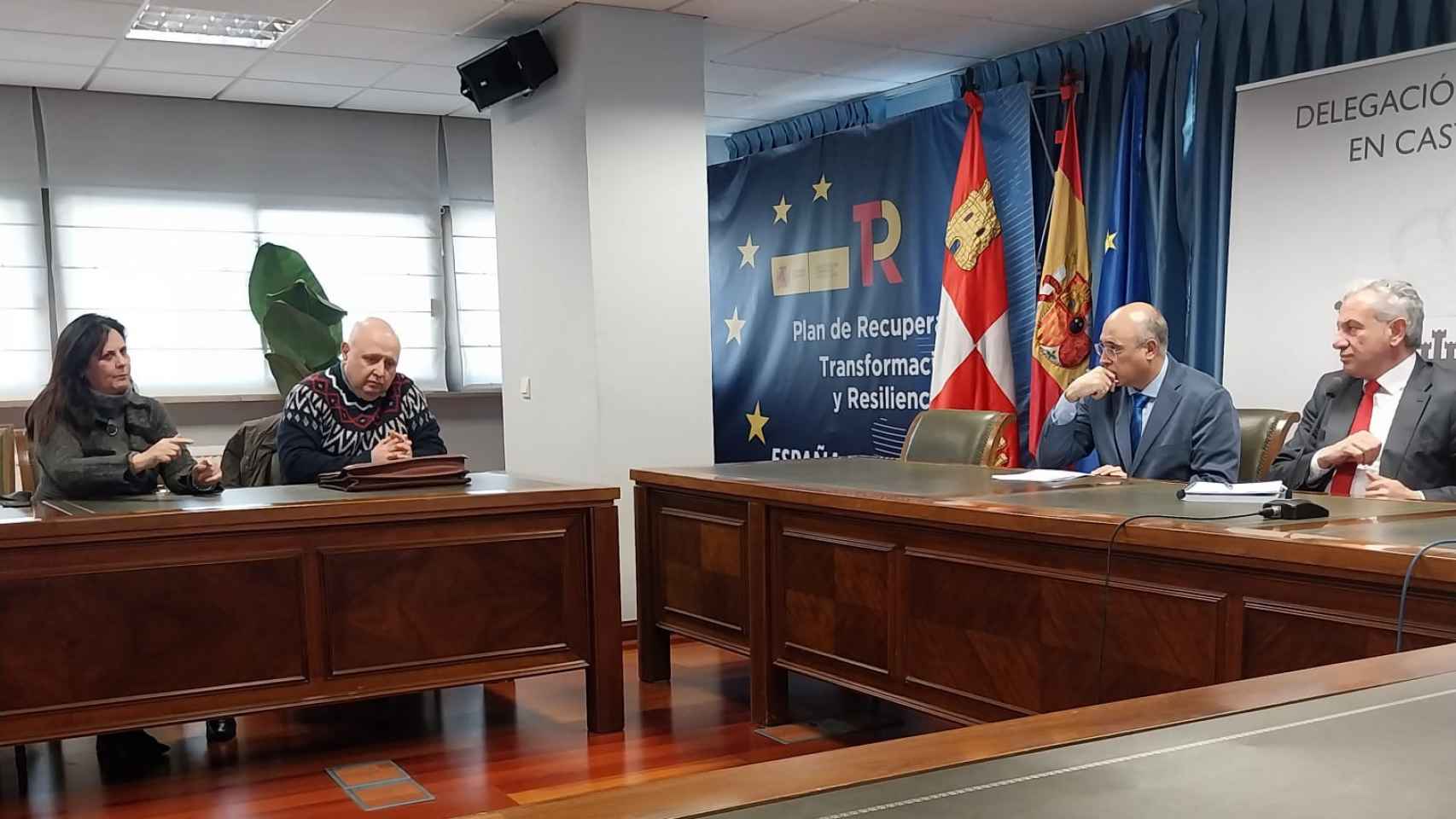 Reunión de los abogados del turno de oficio con el delegado del Gobierno en Castilla y León, Nicanor Sen