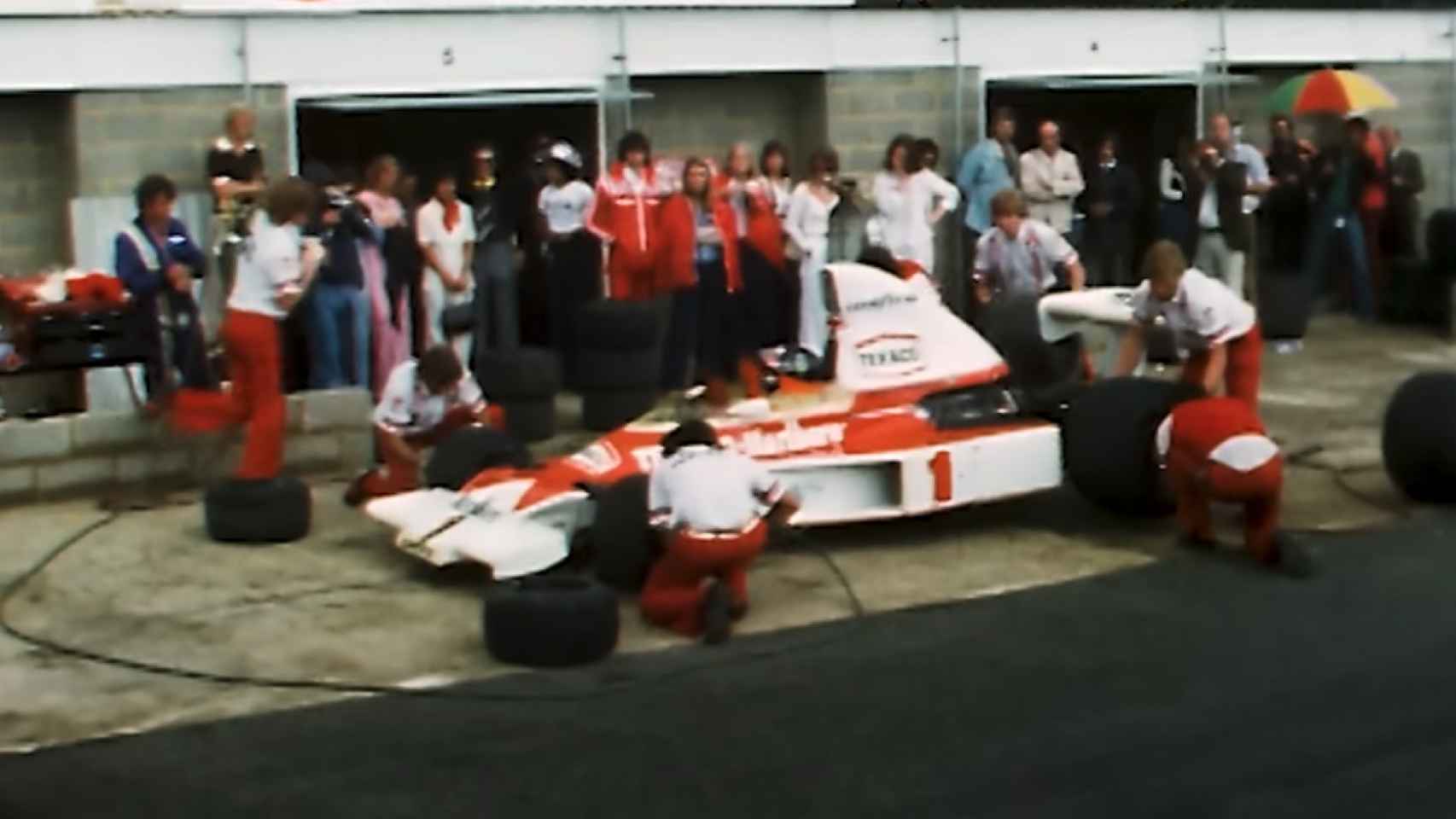 Parada en boxes en el Gran Premio de Gran Bretaña 1975 de Fórmula 1