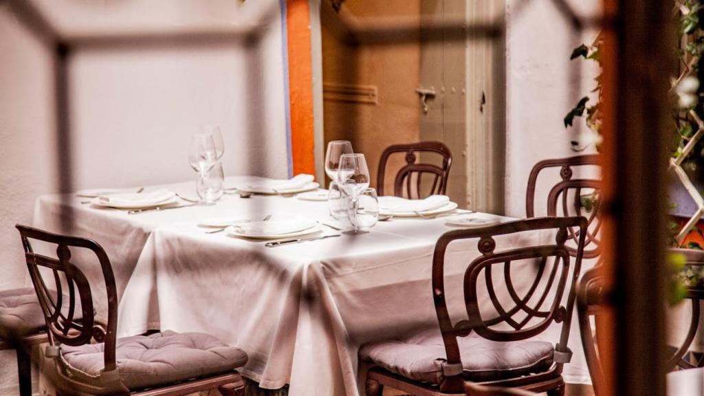 Una de las mesas del restaurante.