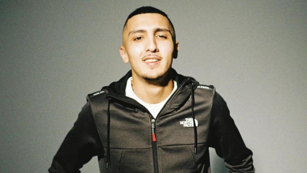 El ministerio público acusa a Morad de los delitos de incitación a desórdenes públicos y de atentado.