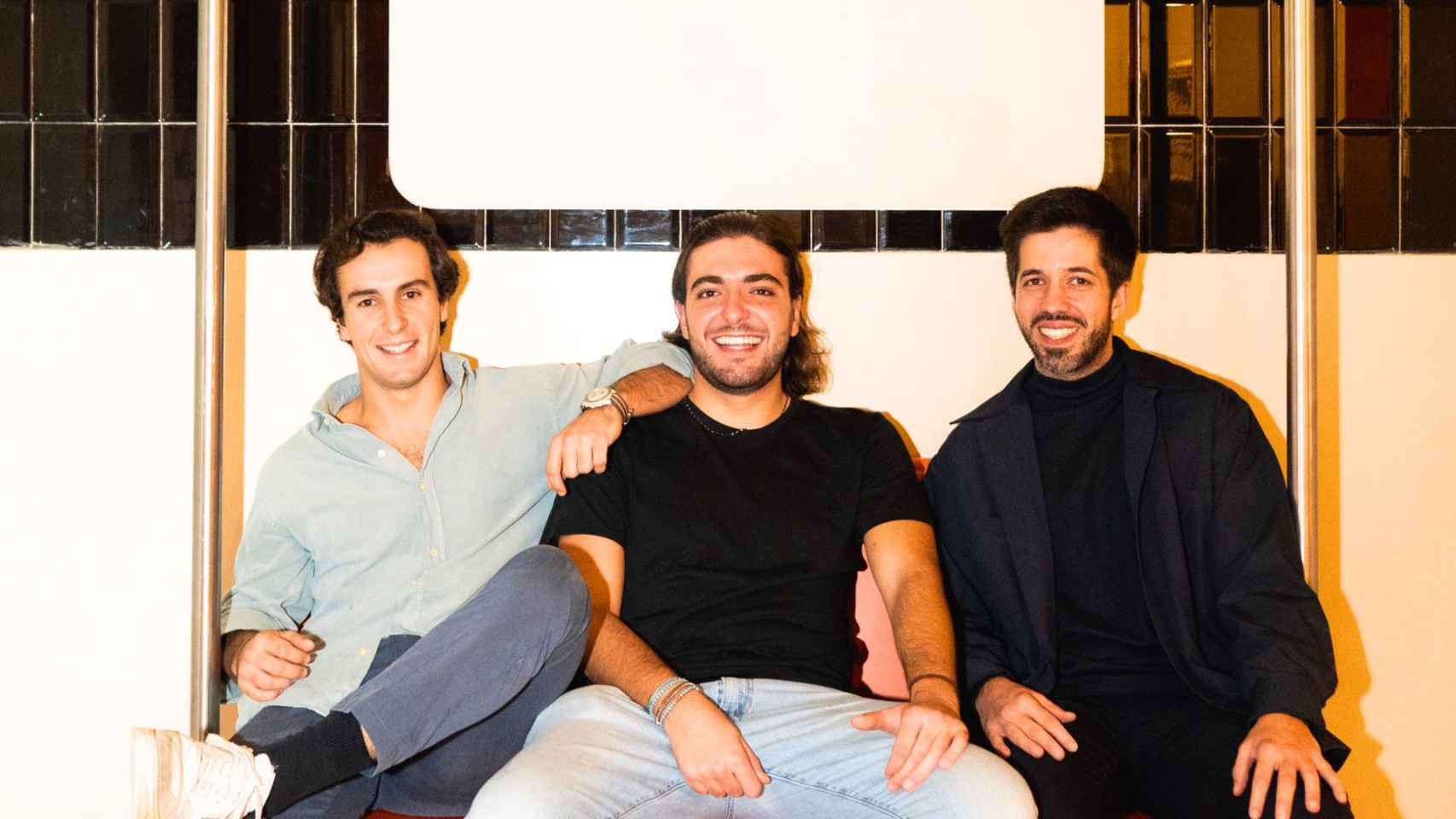 De izquierda a derecha, Paolo Colombo, Lorenzo Redaelli y Oriol Reull, creadores de Relleno.