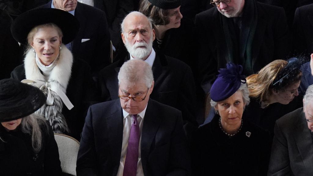 Los príncipes Michael de Kent en el homenaje a Constantino de Grecia.