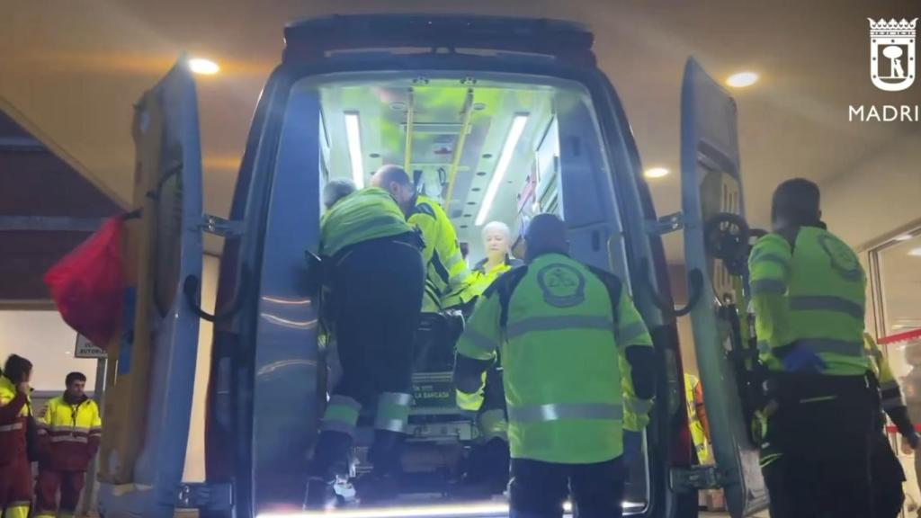 Sanitarios del Samur desplegados en el lugar.