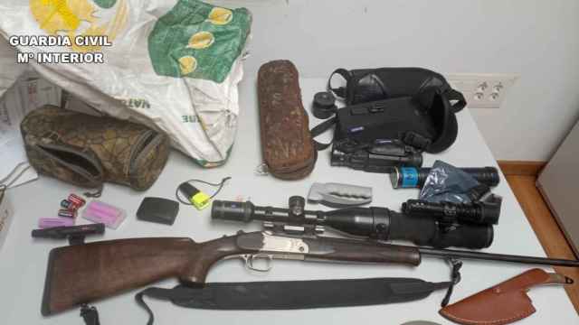 Material de caza interceptado por la Guardia Civil a los dos furtivos
