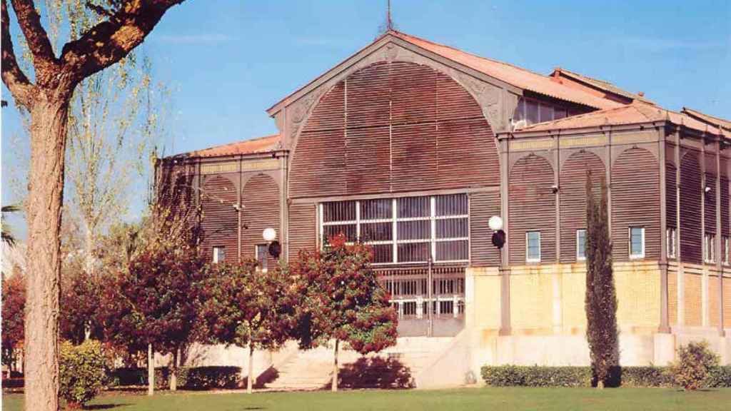 Edificio Metálico (Campus de Badajoz). Fuente: Archivo Fotográfico de la Universidad de Extremadura (restaurada).