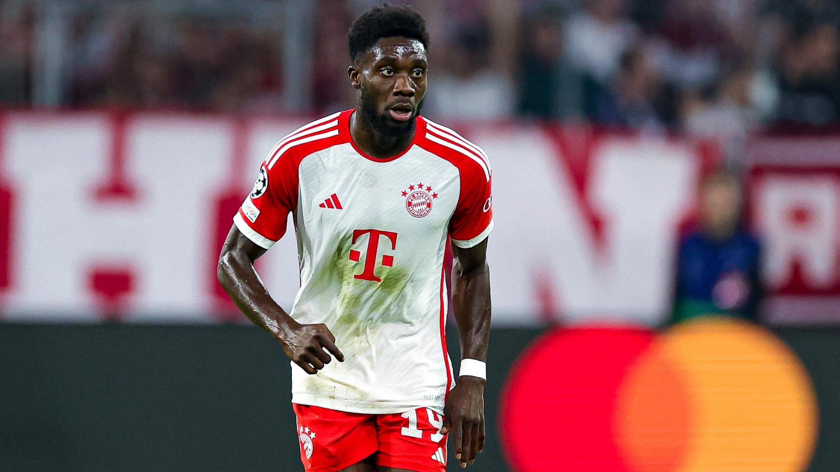 Alphonso Davies, durante un partido con el Bayern.