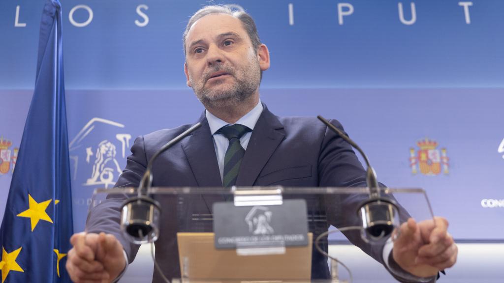 José Luis Ábalos, exministro de Transportes y ex secretario de Organización del PSOE, anuncia su paso al Grupo Mixto.