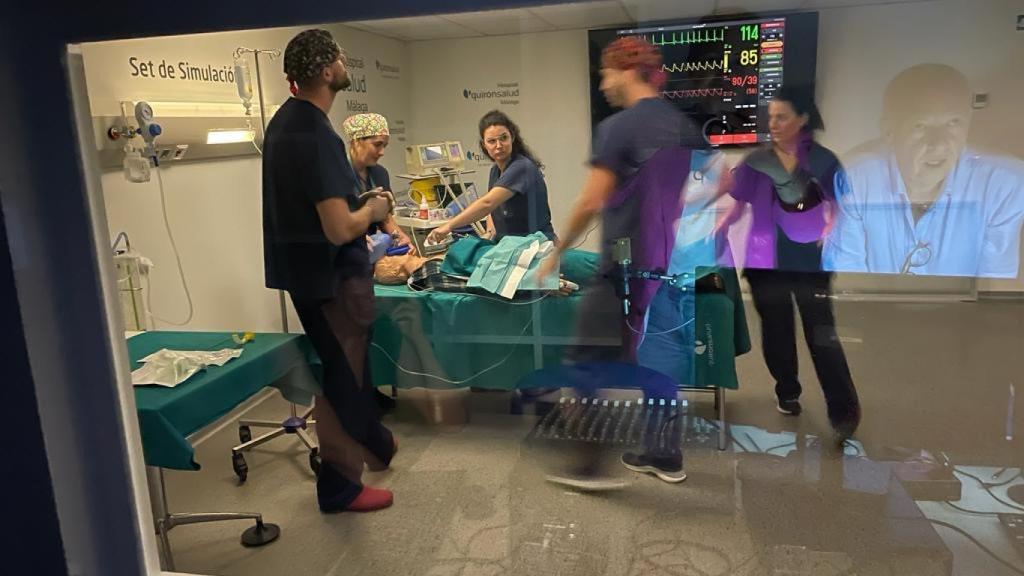 Una de las formaciones del equipo de Anestesiología de Quirónsalud Málaga.