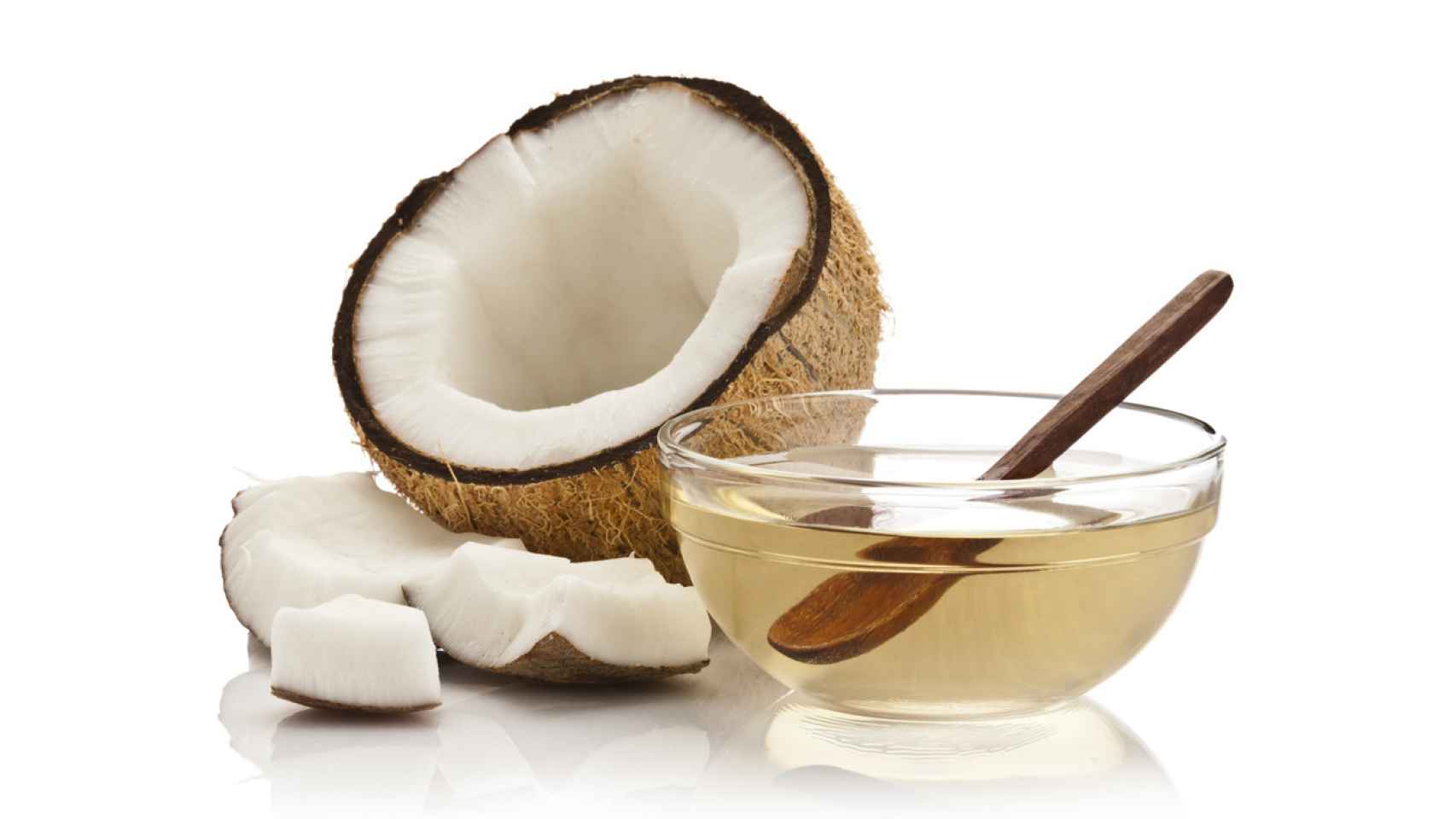 Gracias a todos sus nutrientes, el aceite de coco es ideal para el cuidado del cabello.