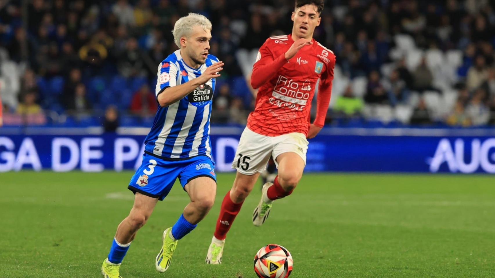 David Mella durante un partido con el Deportivo.