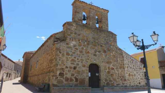 La iglesia de San Andrés Apostol en Hontar