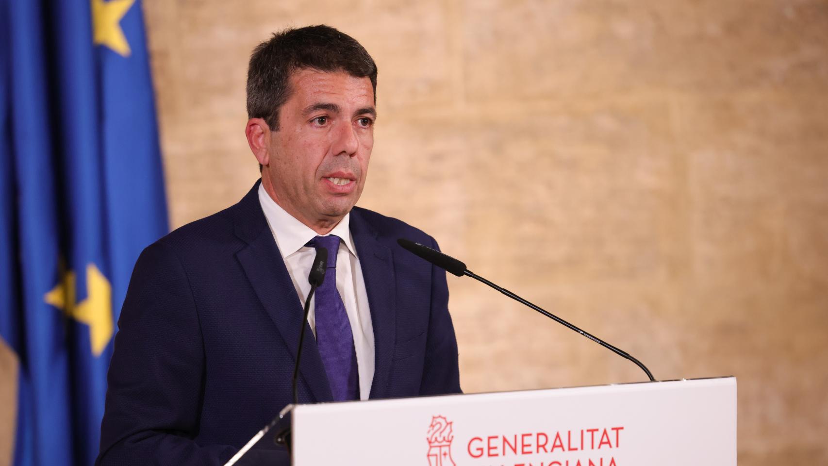 El presidente de la Generalitat Valenciana, Carlos Mazón, en el Palau. EE