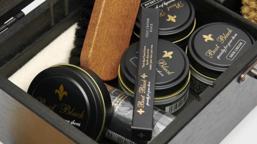 Kit de limpieza de zapatos de piel.