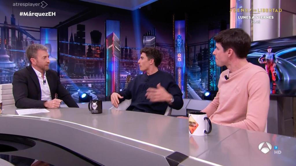 Pablo Motos, Marc y Álex Márquez en 'El Hormiguero'.