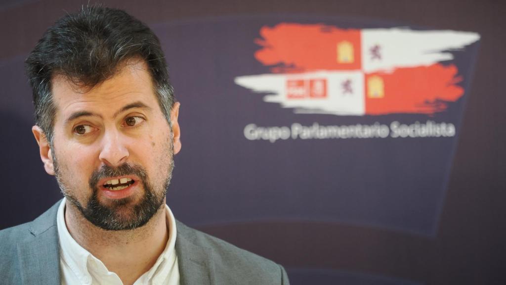El portavoz del Grupo Parlamentario Socialista y secretario general del PSOECyL, Luis Tudanca, analiza diversos asuntos derivados de la Dependencia en Castilla y León