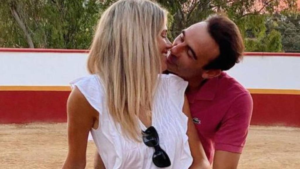Ana Soria y Enrique Ponce en una imagen de sus redes sociales.