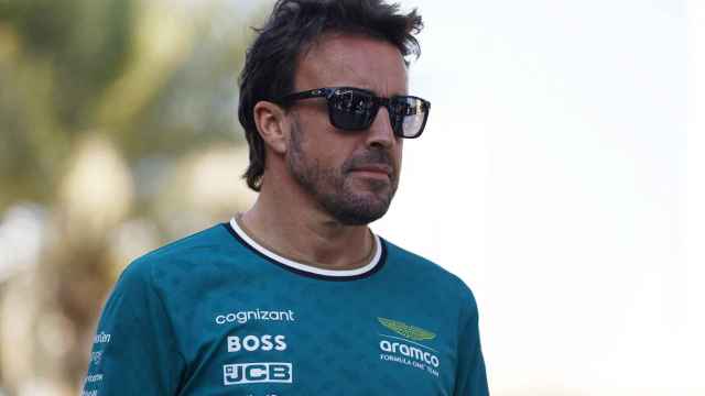 Fernando Alonso, con los colores de Aston Martin.