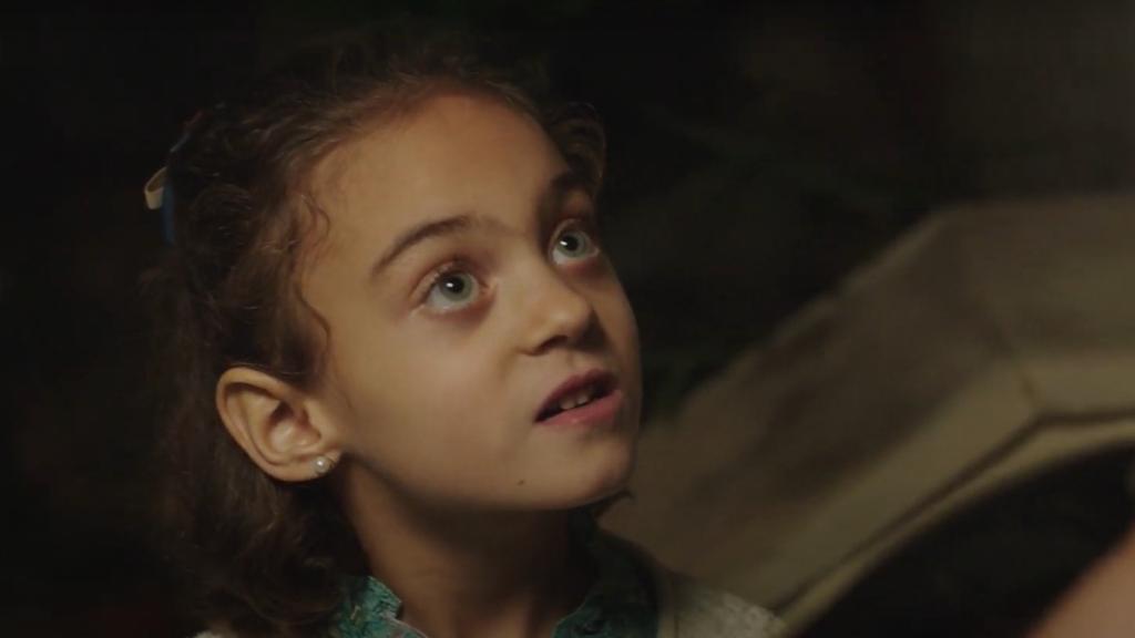 La pequeña participa en el spot lanzado para visibilizar el Mes de las Enfermedades Raras.