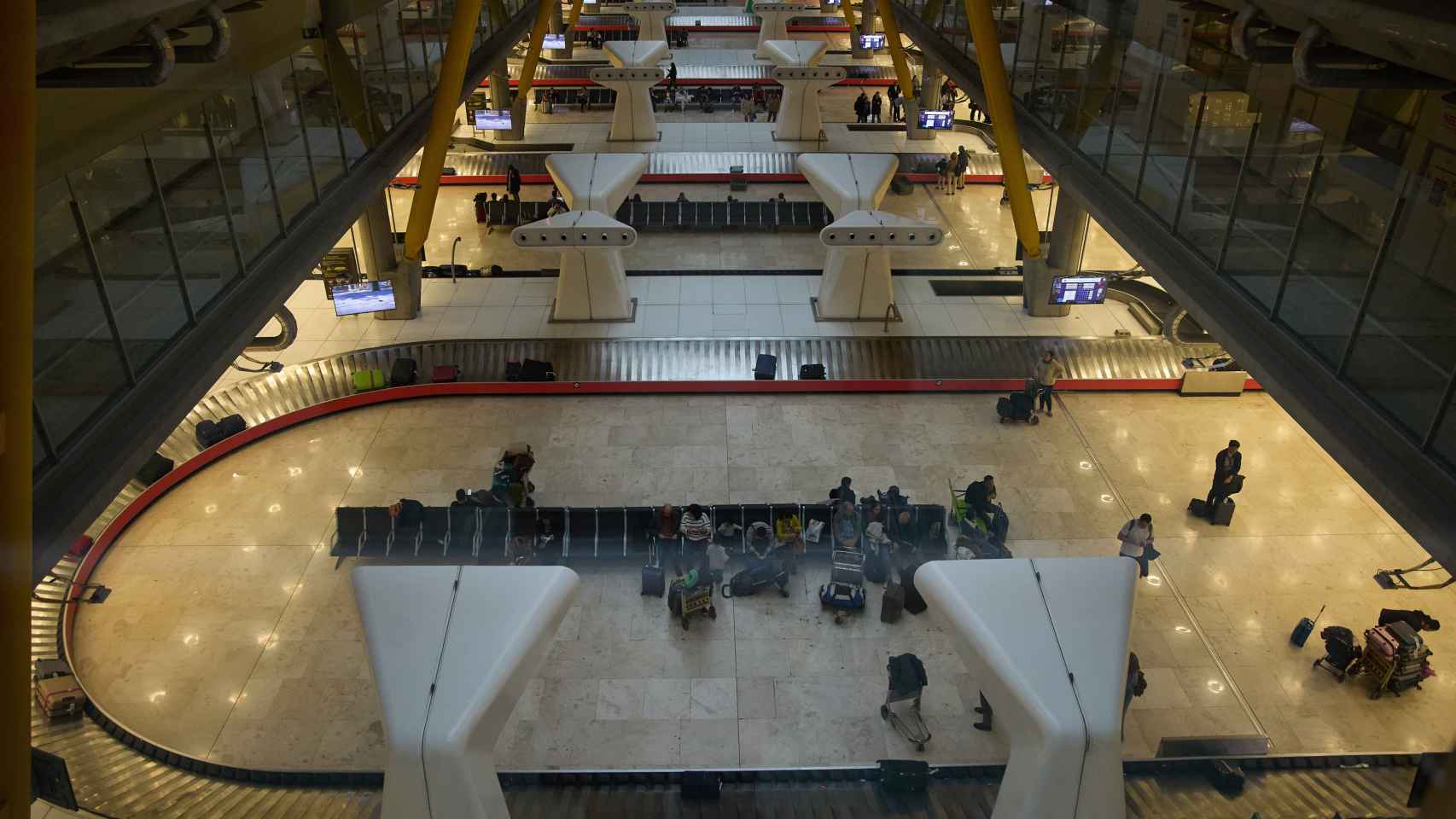 Cintas transportadoras de maletas en el Aeropuerto Adolfo Suárez-Madrid Barajas