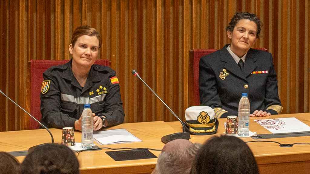 Las capitanas del Ejército español en el evento 'Mujer, Ingeniería y Defensa'.