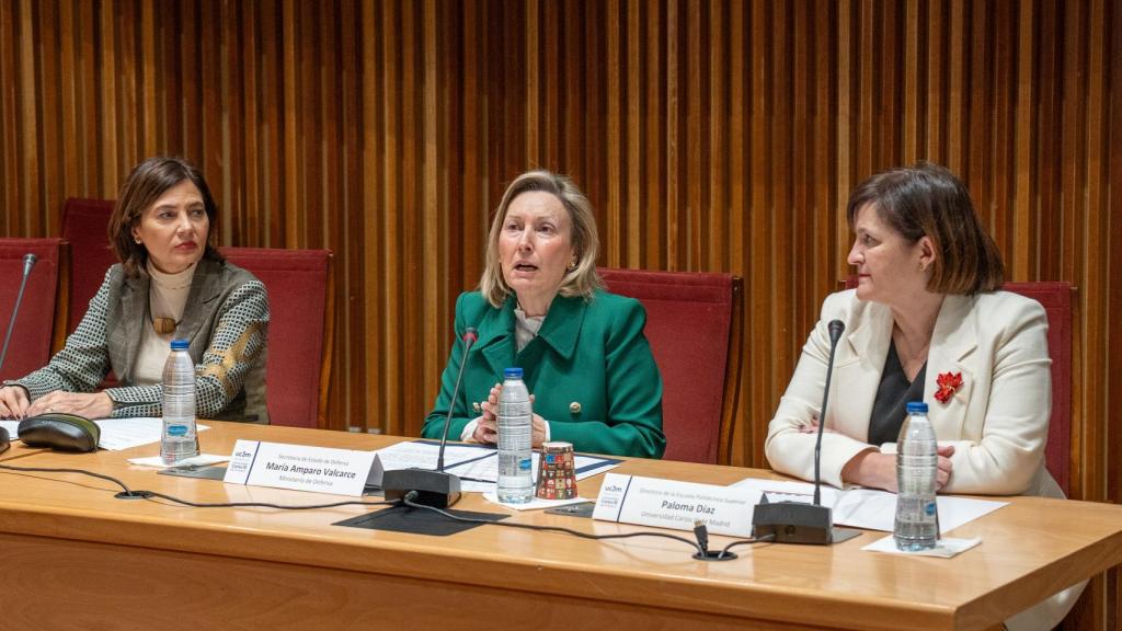 La secretaria de Estado de Defensa en su intervención.
