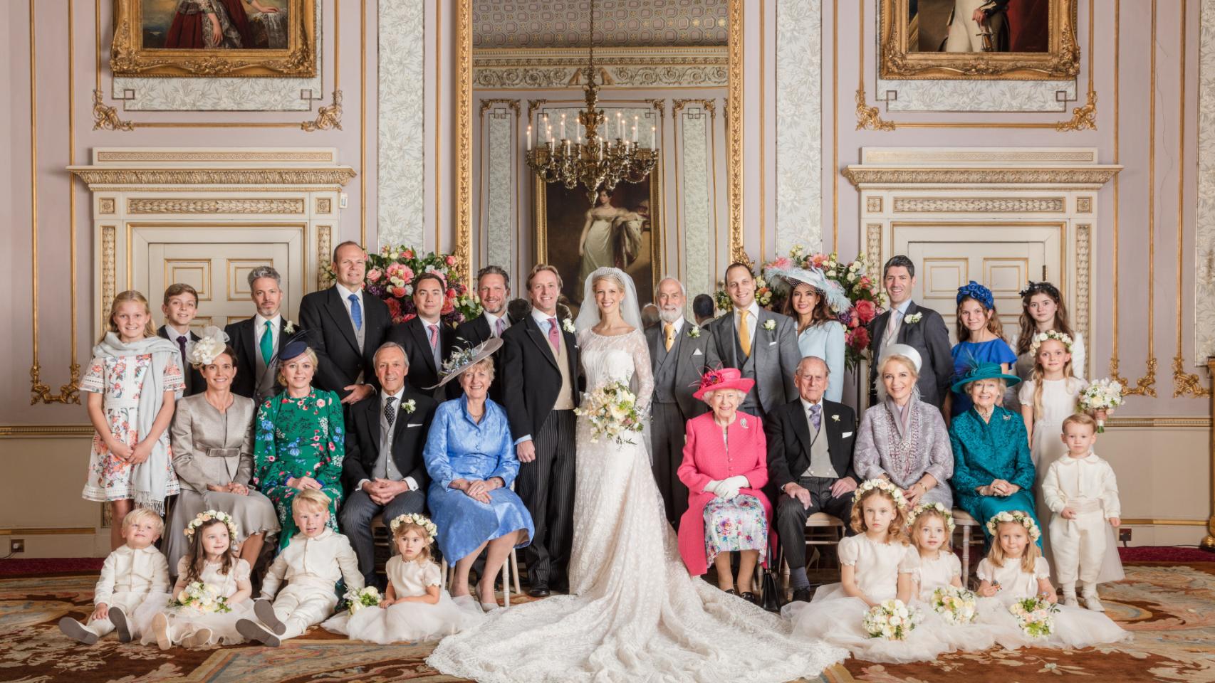 La pareja y la Familia Real británica el día de su boda en 2019.