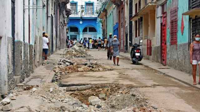 Estado actual de muchas de las calles de Cuba