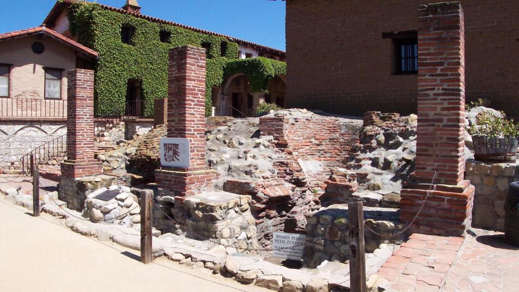 Restos de la forja catalana de la Misión de San Juan Capistrano.