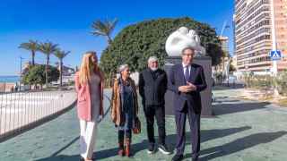 Seis esculturas monumentales toman Benidorm y lo convierten en un museo al aire libre