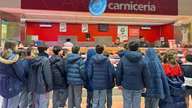 Niños de Castilla y León visitan un supermercado de Gadis