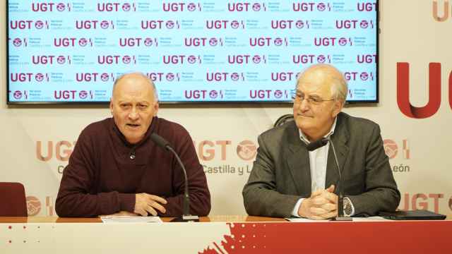 El secretario general de UGT en Castilla y León, Faustino Temprano, y el director del Instituto de Estudios Europeos, Francisco Fonseca, en la rueda de prensa de este jueves.