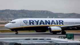 Un avión de la aerolínea Ryanair en el aeropuerto Adolfo Suárez Madrid-Barajas