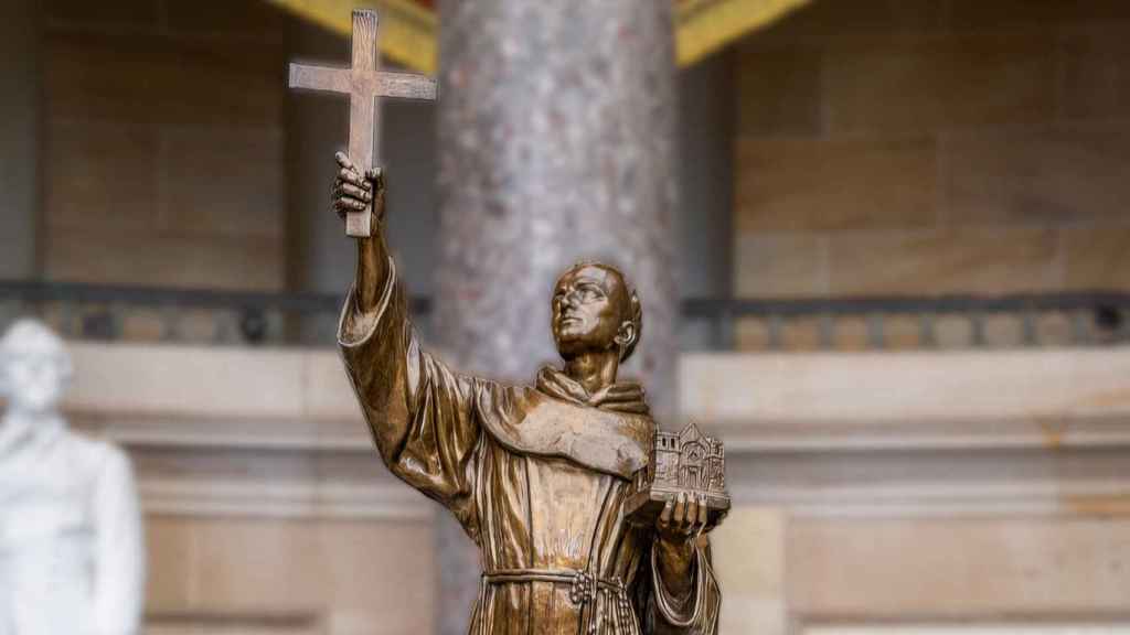 Estatua de fray Junípero en el 'National Santuary Hall'.