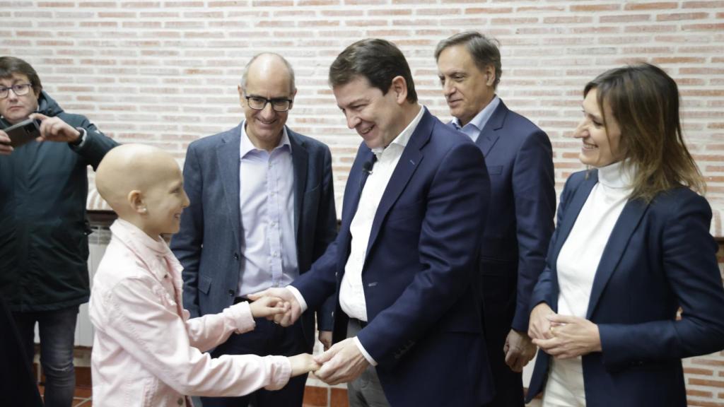 Mañueco visita el colegio Maestro Avila de Salamanca