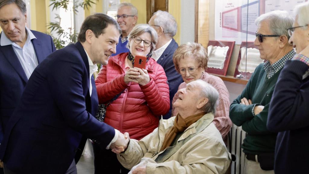 Mañueco visita el colegio Maestro Avila de Salamanca