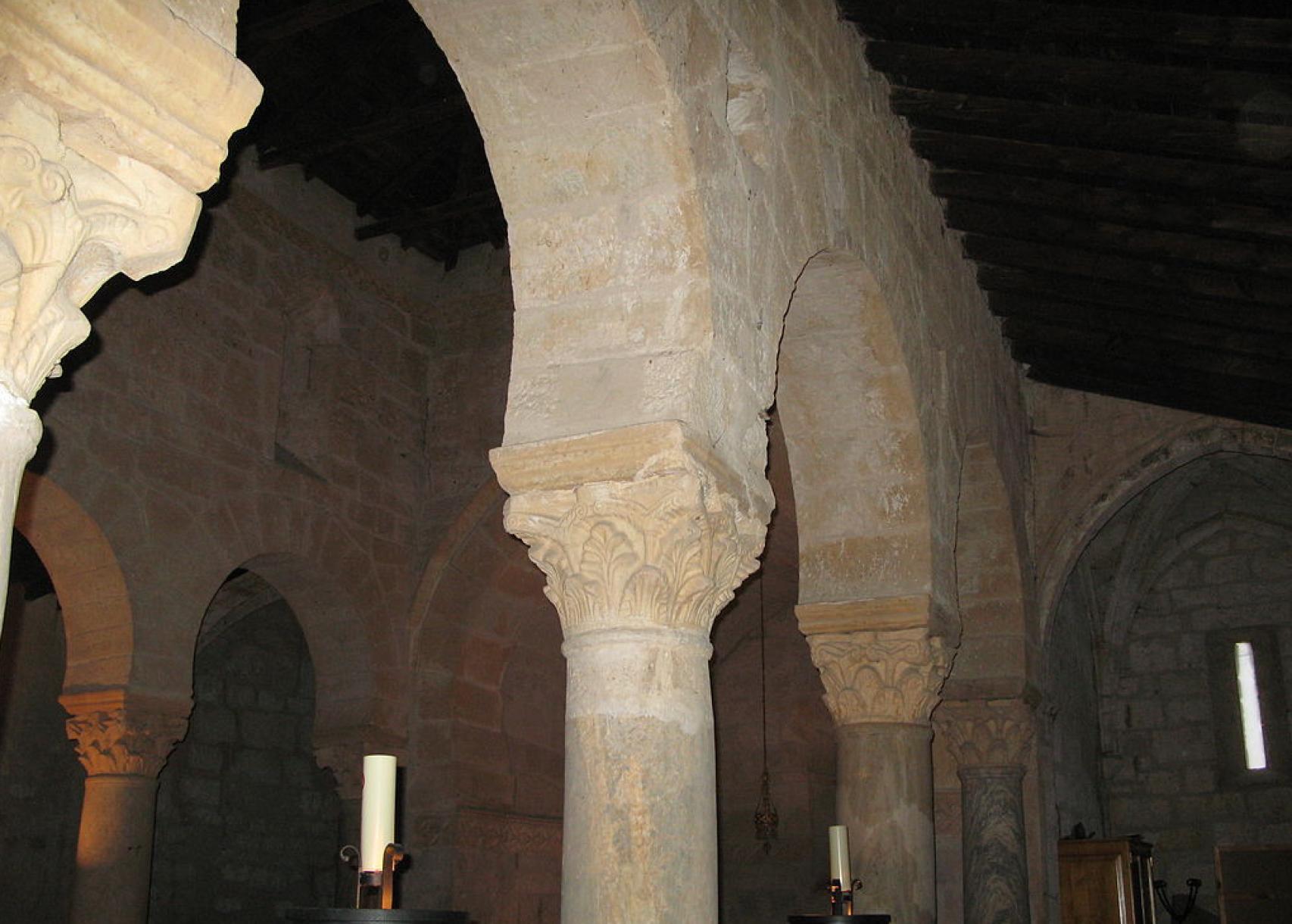 Arcos del interior de la Iglesia